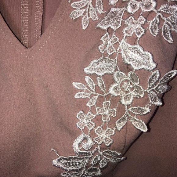 Charlotte Russe Mauve Crop Top - Picture 2 of 3